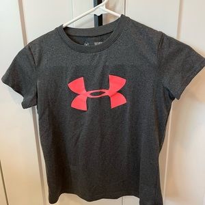 Under Armour size small dark gray tshirt loose fit